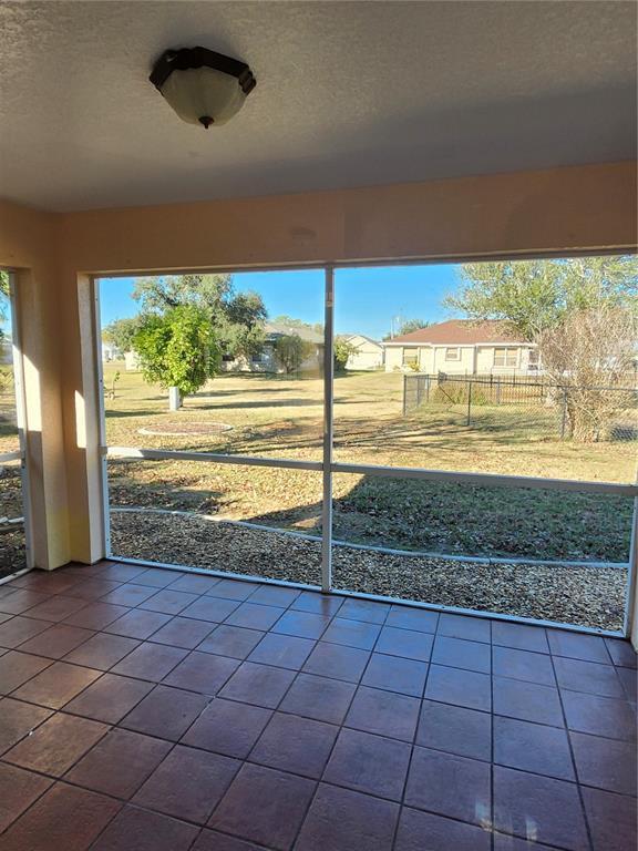 Building Photo - 391 Azui St