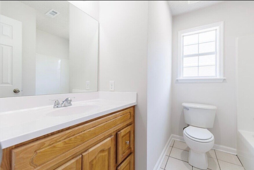 Building Photo - 4065 Chadwyck Dr
