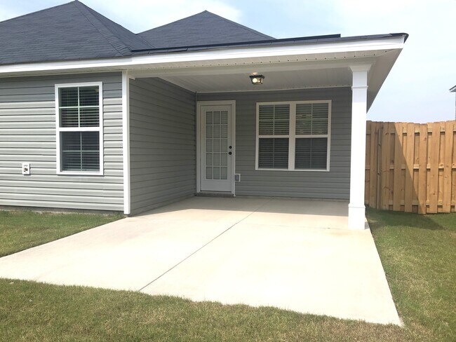 Building Photo - 879 Goodale Dr