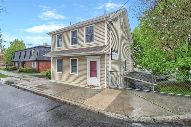 Building Photo - 205 Hudson St