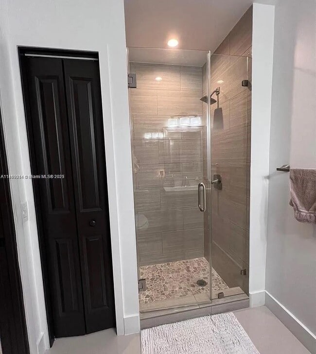 Building Photo - 14830 Miami Lakeway S