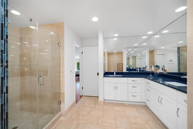 Building Photo - 10645 SW 89th Ct