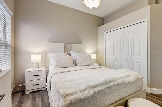 Building Photo - 23338 Dinhurst Ct