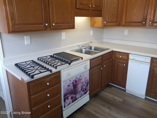 Building Photo - 9812 Saturn Dr