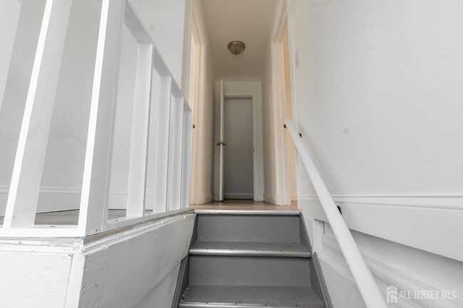 Building Photo - 410 Chadwick Ave