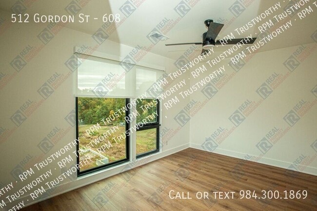 Building Photo - 512 Gordon St