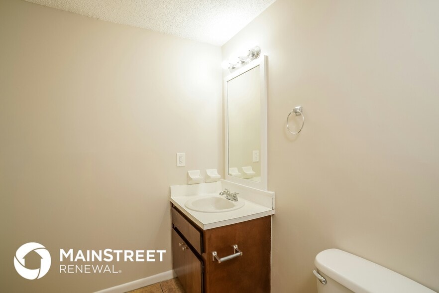 Building Photo - 2835 Kiowa Ave