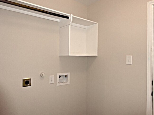 Building Photo - 5911 Brenwood Trails Ln