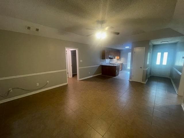 Building Photo - 309 Colonial Dr