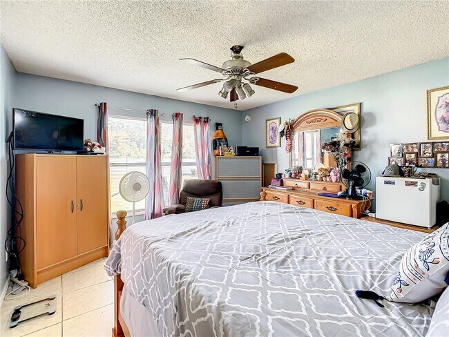 Building Photo - 853 Blanc Ct