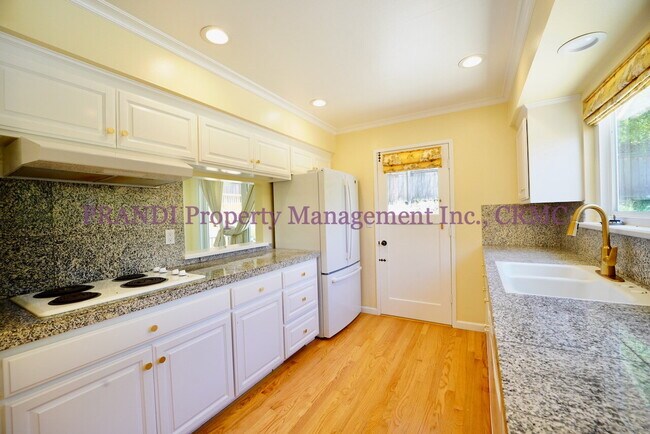 Building Photo - Spacious Greenbrae Home Featuring Expansiv...
