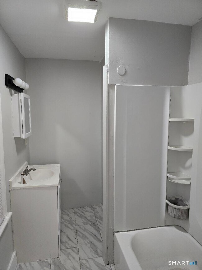 Building Photo - 176 Charles St