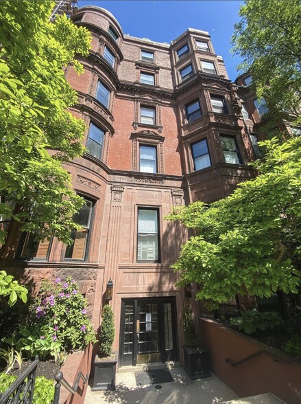 Building Photo - 239 Commonwealth Ave