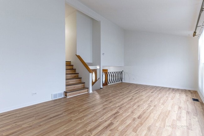 Building Photo - 9260 Dee Rd