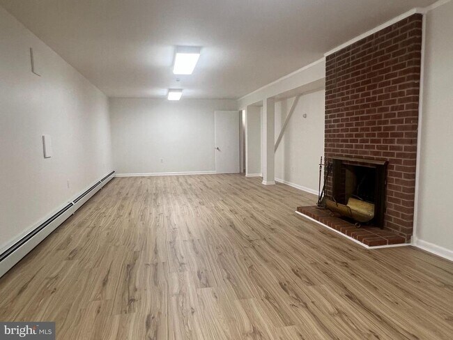 Building Photo - 12405 Shafer Ln