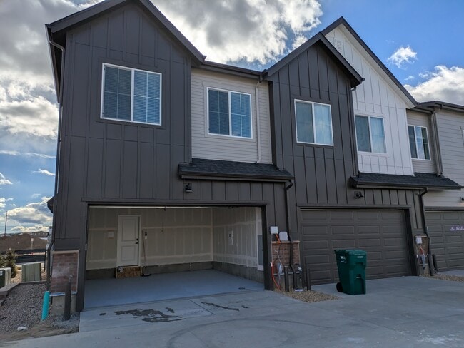 Building Photo - 450 Millwall Cir