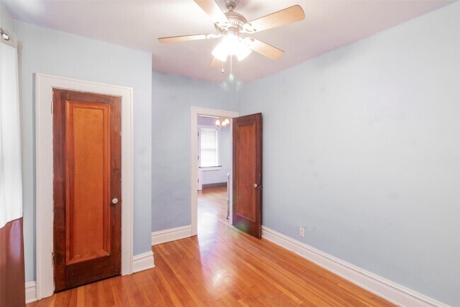 Building Photo - 4989 Tholozan Ave