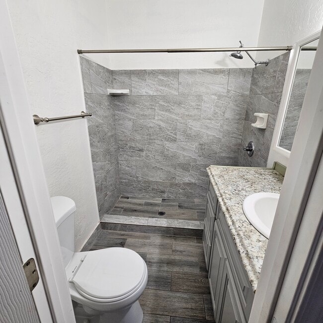 Building Photo - 420 S Terry Ln