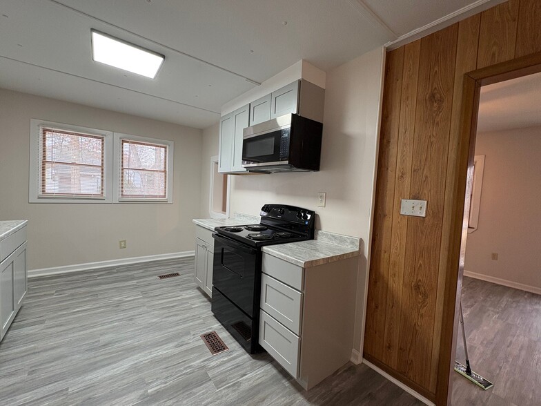 Building Photo - 32030 Steel Dr