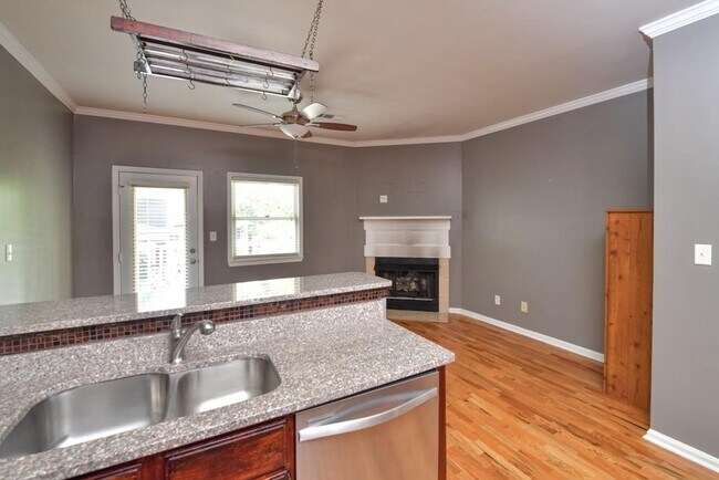 Building Photo - 371 Woodward Ave SE