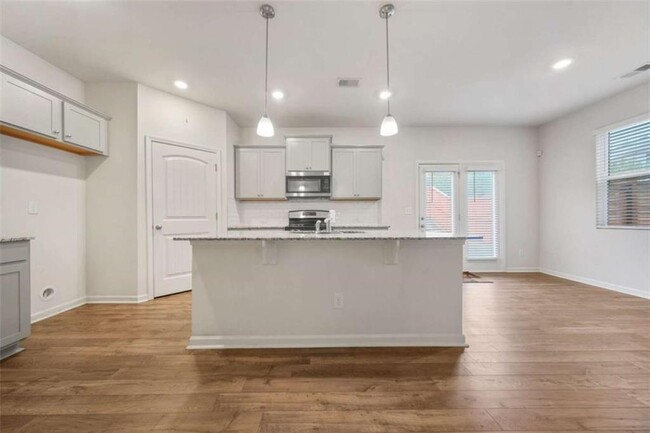 Building Photo - 826 Bentley Dr