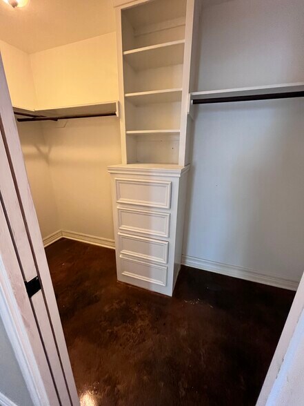 Lots of closet space - 7213 Lake Serenity Dr