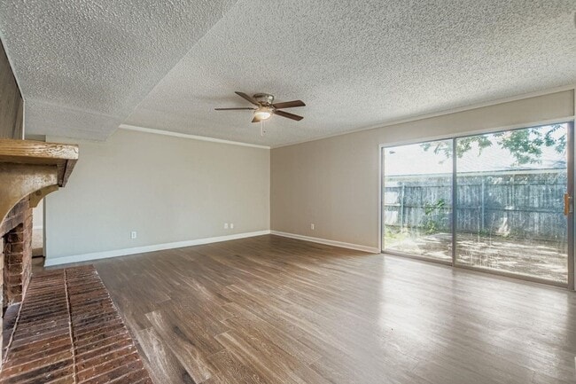 Building Photo - 9117 Fairmont Cir