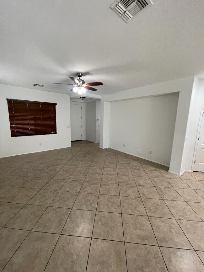 Building Photo - 4425 E Muriel Dr