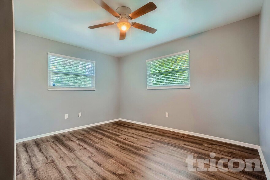 Building Photo - 243 E Bay Ave