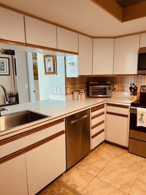 Kitchen - 443 Mariner Dr