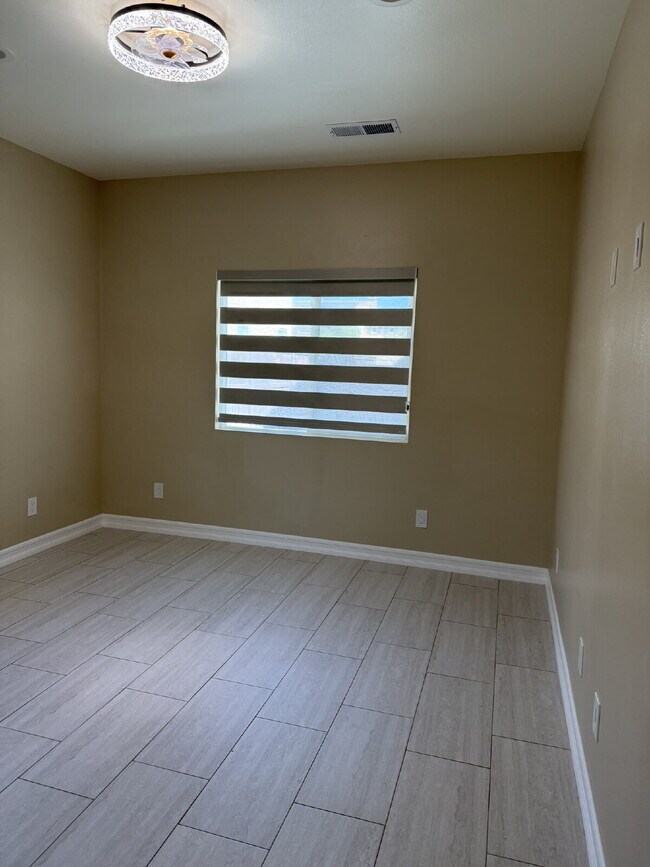 Building Photo - Beautifully finished 2024 ADU in the Victo...
