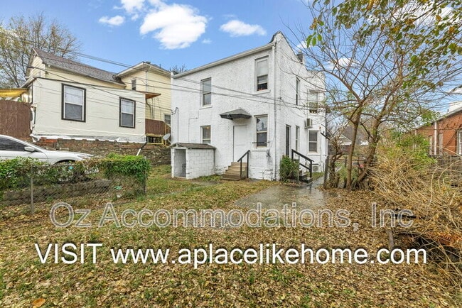 Building Photo - 3523 St John Ave