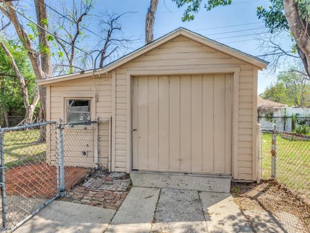 Building Photo - 5433 Thomas Ln