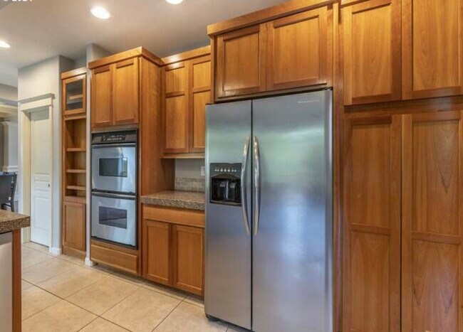 Building Photo - 3081 SE Riesling Rd