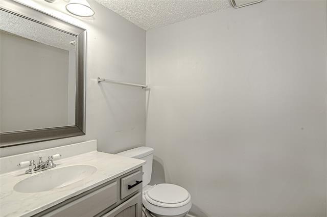 Building Photo - 1403 Courtney Pl