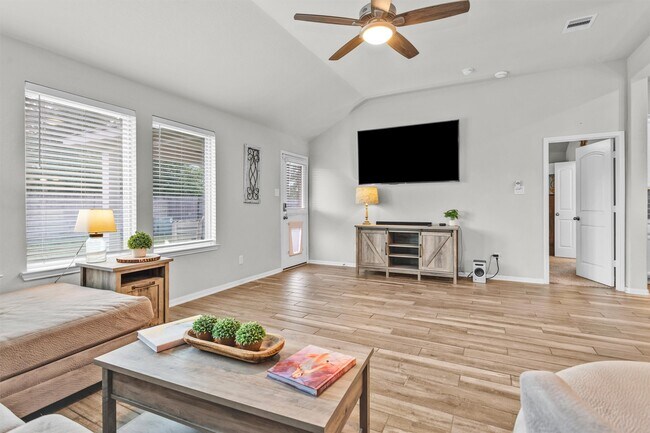 Building Photo - 4330 Umber Shadow Dr