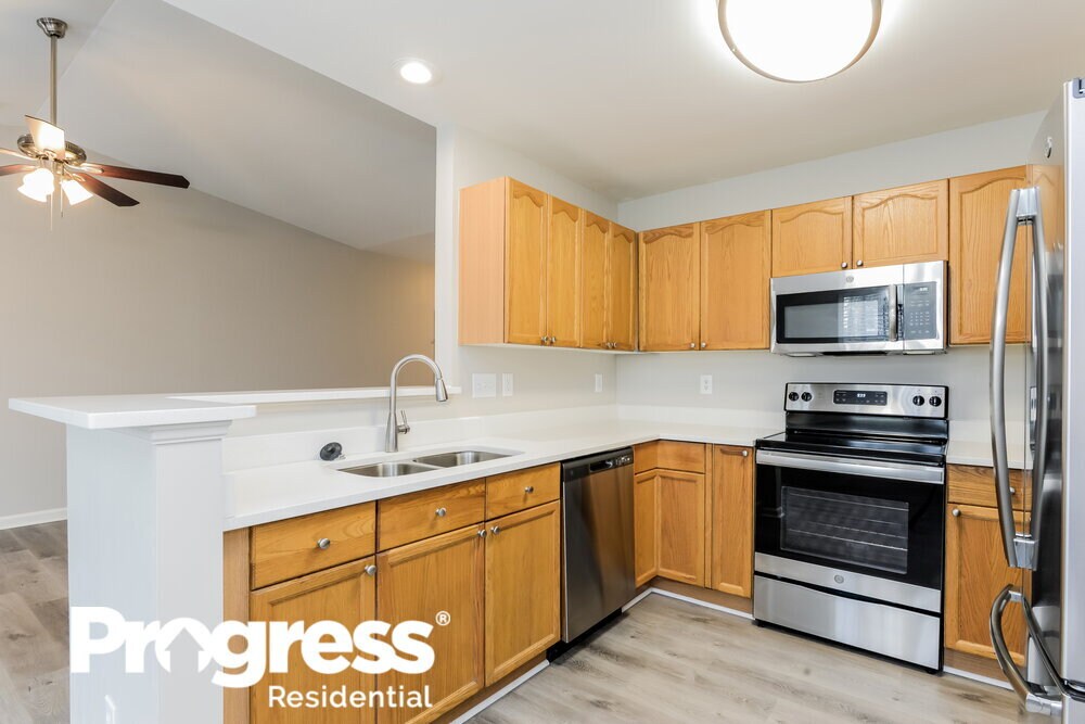 Building Photo - 1243 Brook Farm Ln