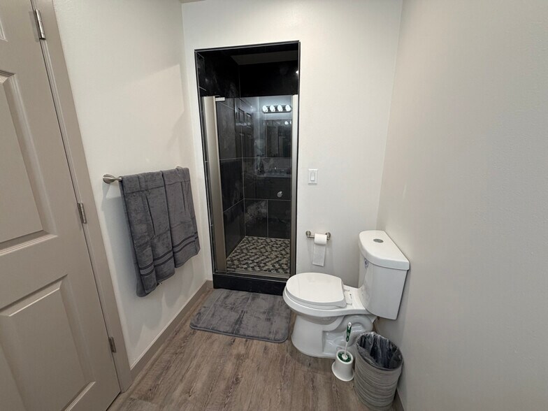 Building Photo - 185 Truman Dr