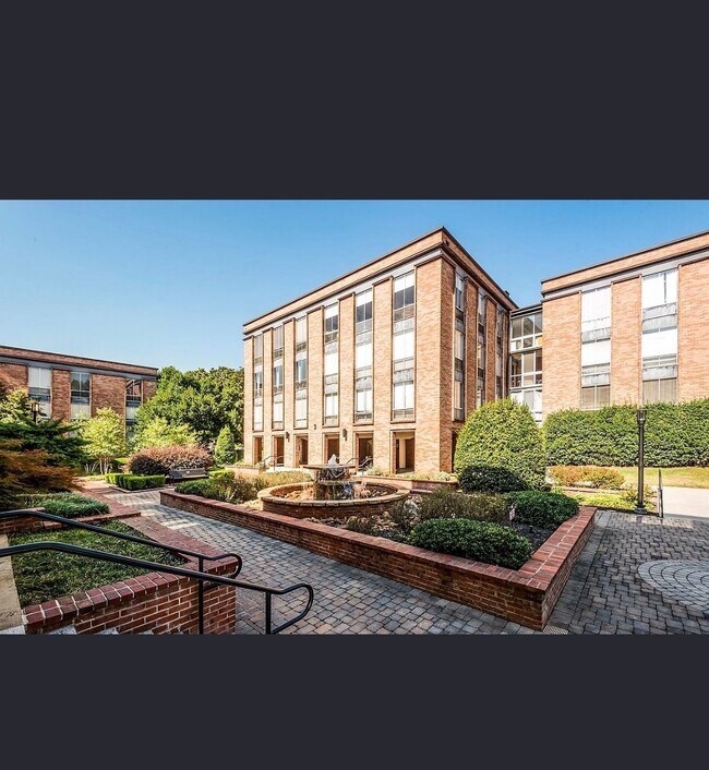 Building Photo - 1400 Kenesaw Ave