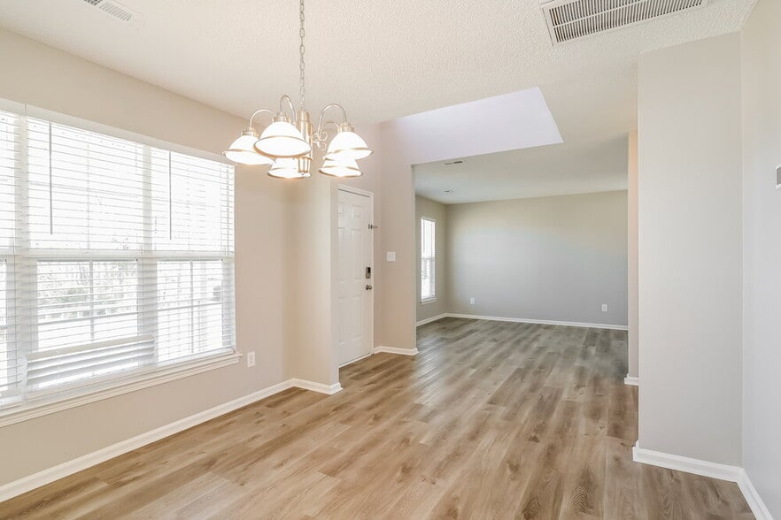 Building Photo - 2909 Dairywood Ln