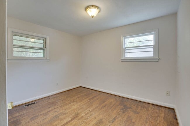 Building Photo - 106 Woodhaven Rd
