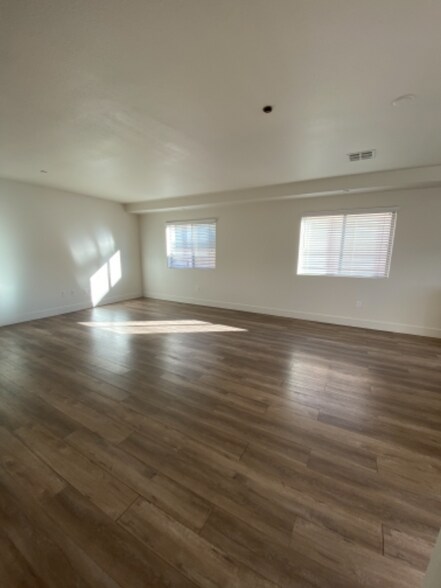 Building Photo - 11312 Huston St