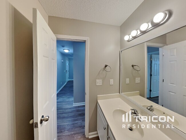 Building Photo - 7205 Spanglers Spring Way