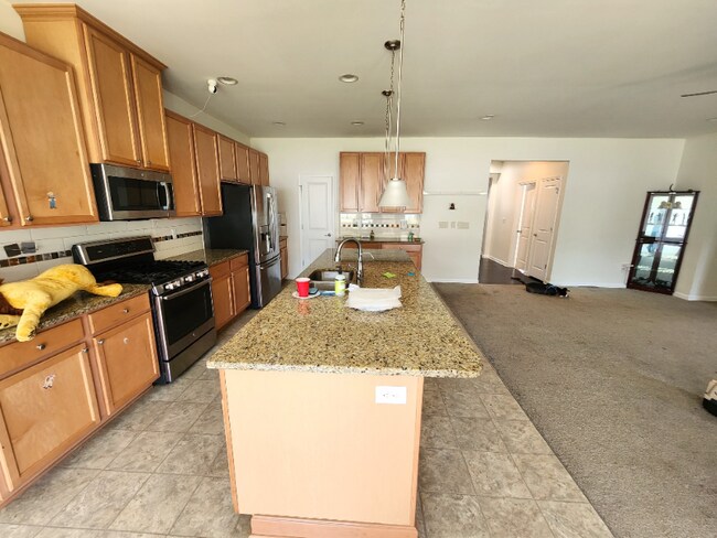 Building Photo - 2041 Leeds Ln