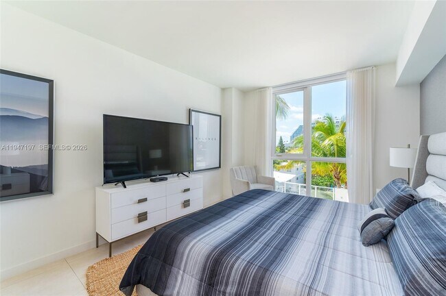 Building Photo - 401 N Birch Rd