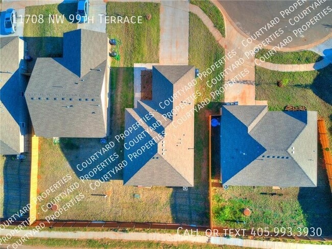 Building Photo - 11708 NW 99th Ter