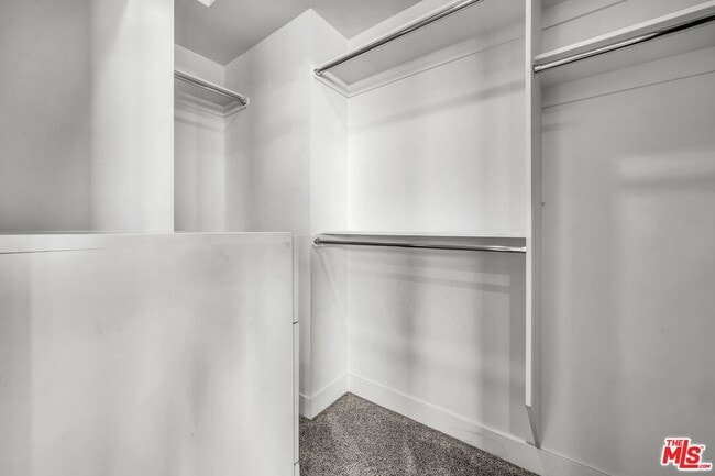 Building Photo - 308 Gull St