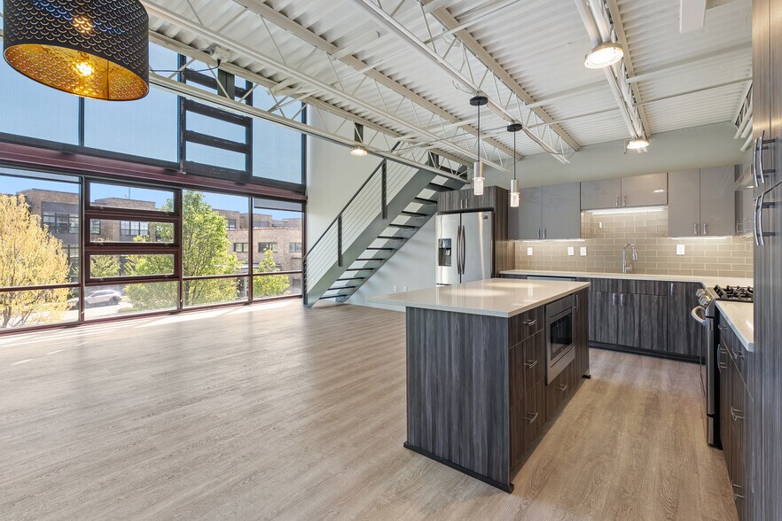 Building Photo - 367 Auden Ave