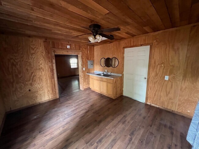 Building Photo - 2684 Joy Ln