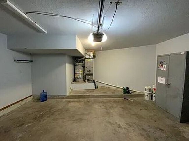 Building Photo - SWEET FAMILY HOME